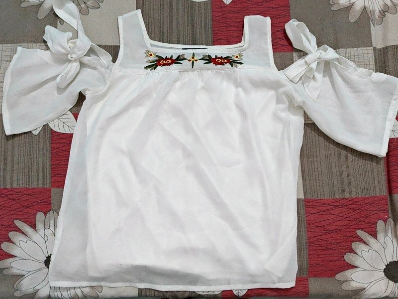 (With Freebie )Trendy Stylish White Cold Shoulder