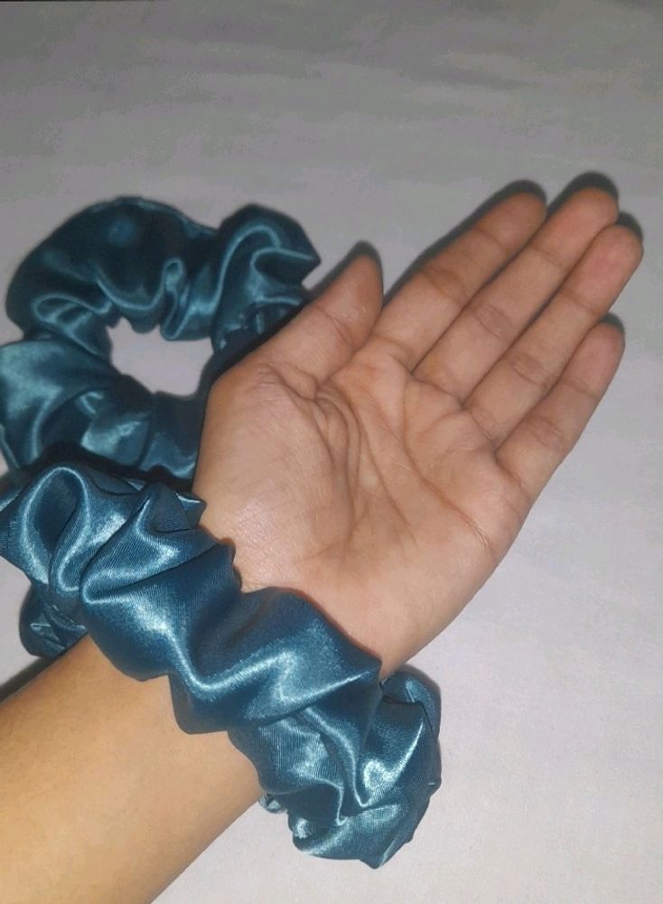 Set Of 2 Peacock Shade Hair Scrunchie💕