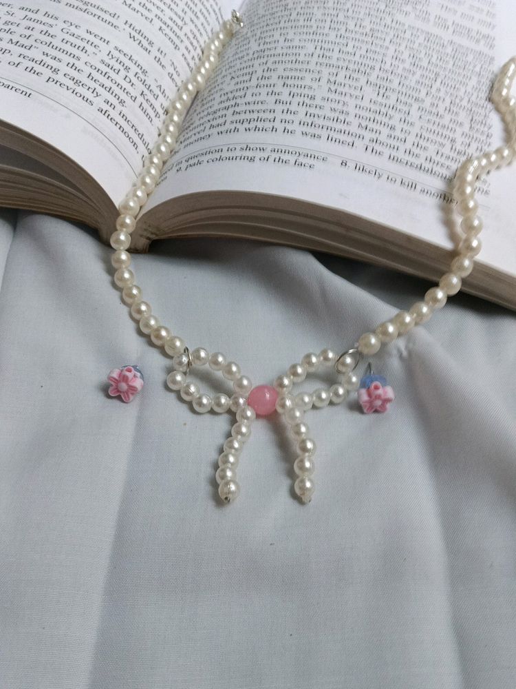 A Beautiful Handmade Beads Necklace 🌹