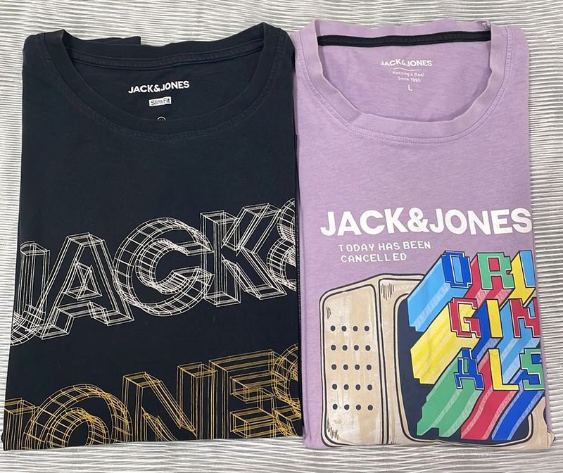 2 Men’s T-shirts Combo