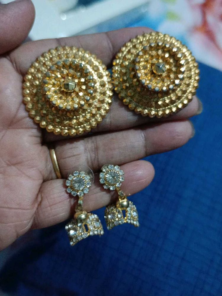 2 Piece Of Earings, Golden And Stone Fitted