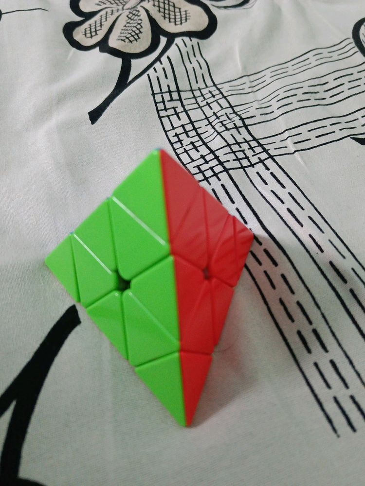 Piramid Cube