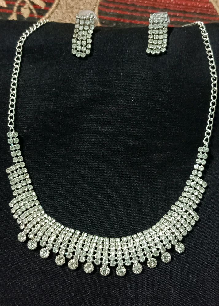 Fancy Stoned Necklace With Earrings Set