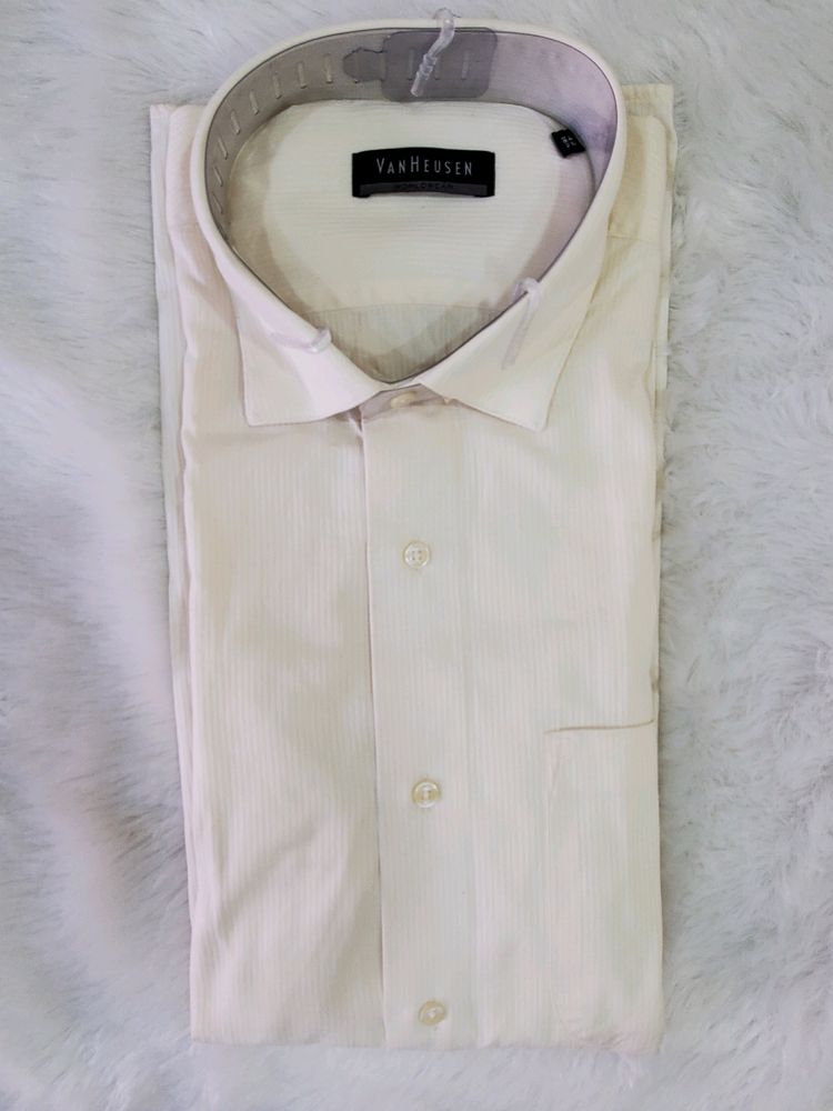 Orignal Vanheusen Formal Shirt Brand Size 42cms