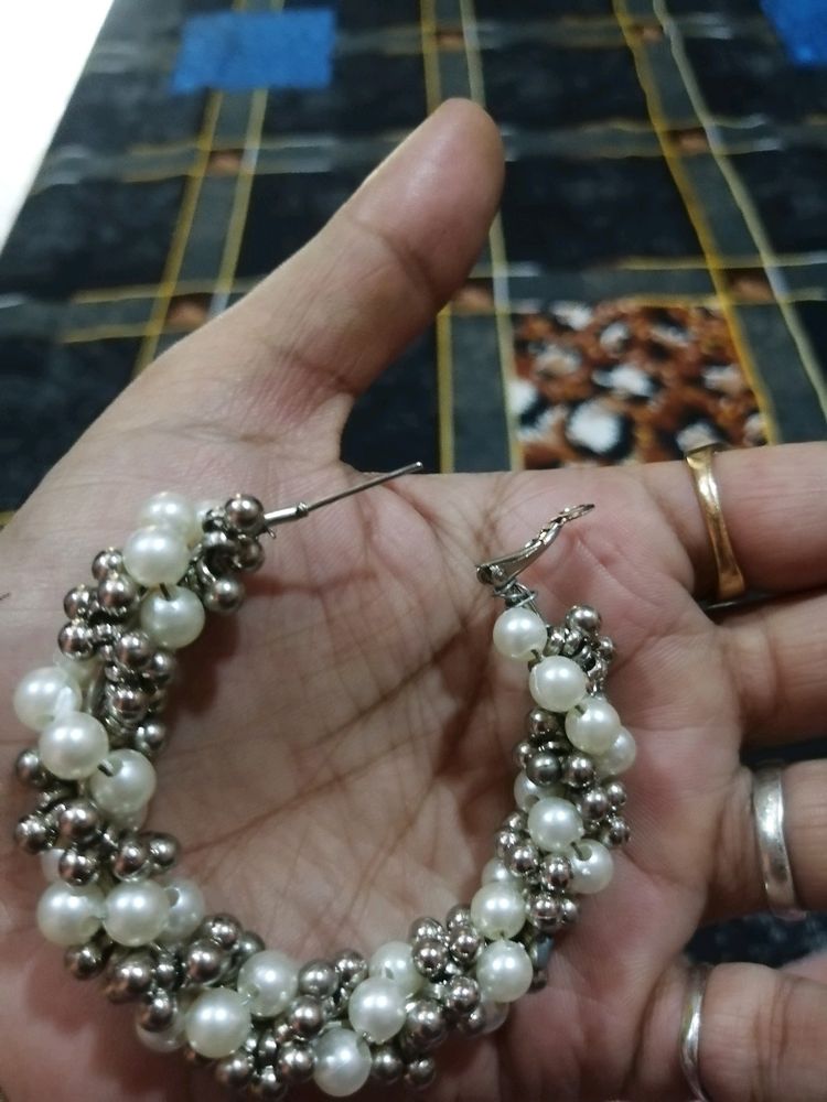 Silver And White Pearl Earings