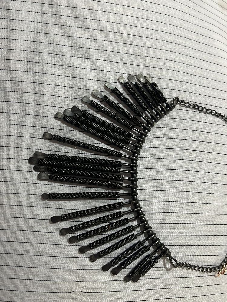 Black Metal Collar Necklace