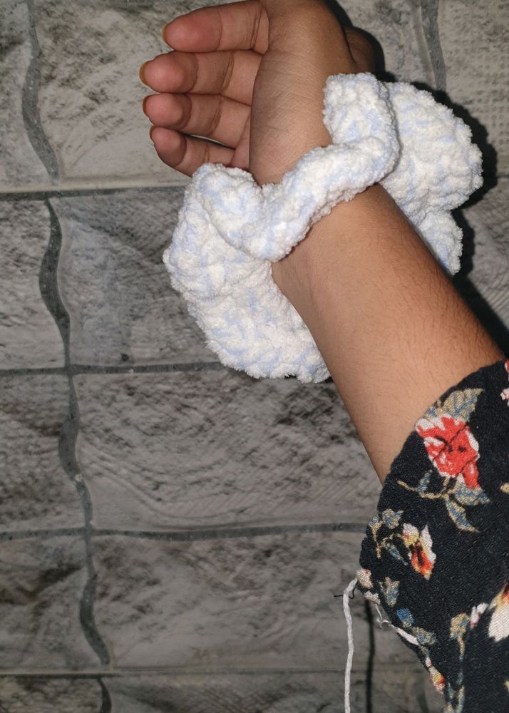 Crochet Velvet Scrunchie