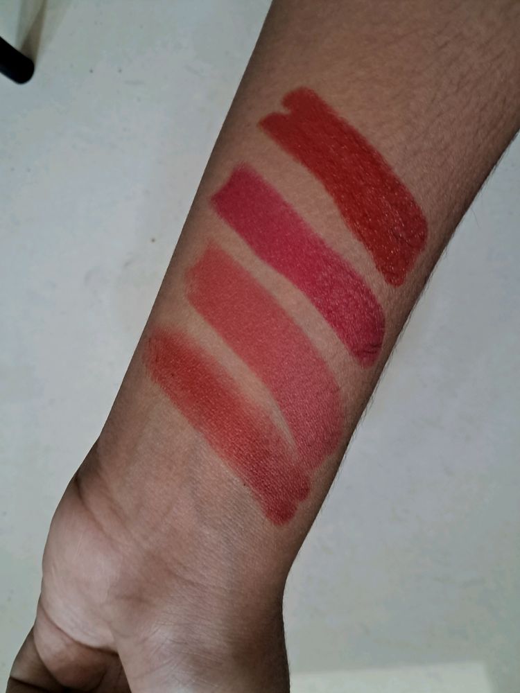 4 Lipsticks