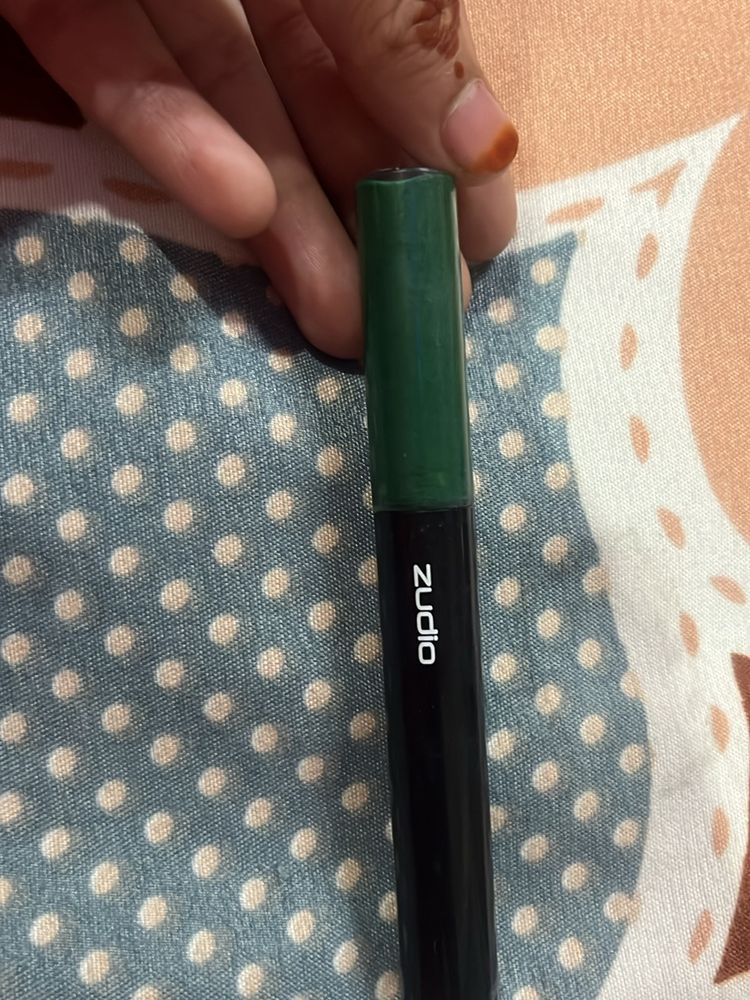 Emerald Green Colour Beautiful Eyeliner