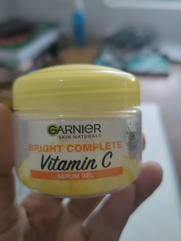 COMBO Garnier Skin Naturals And Florette Cream