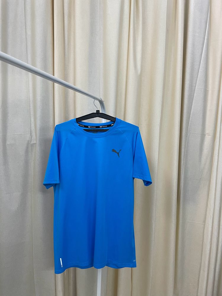 Selling  Puma Tshirt