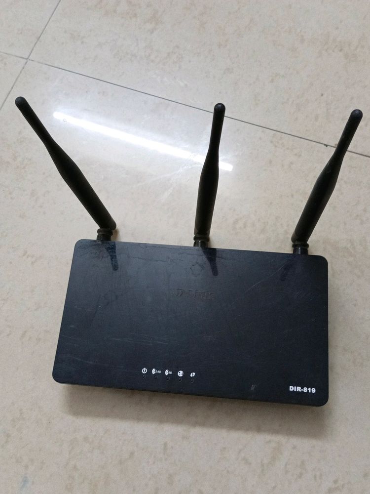 D- link 819 Wifi Router | Wi Fi Device