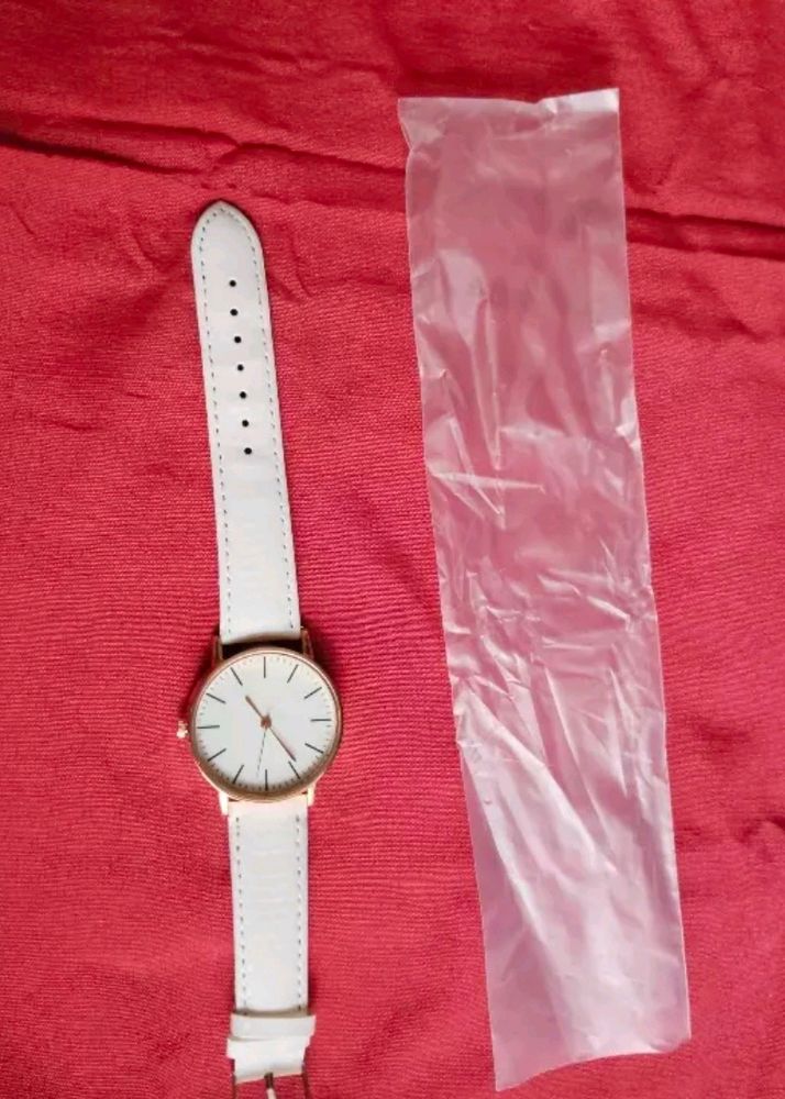 🥰Color Change White To Pink Analog Watch