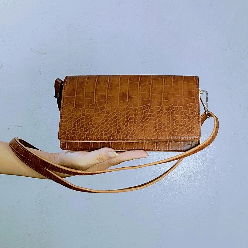 PRICE DROP 🔴Classic Brown Leather Sling Bag