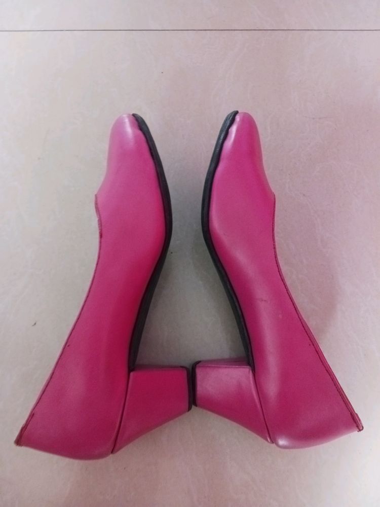 PINK BLOCK HEELS