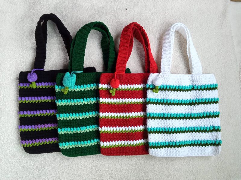 1 Bags Is 699 Rs Handmade Crochet