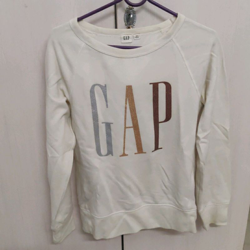 GAP sweatshirt