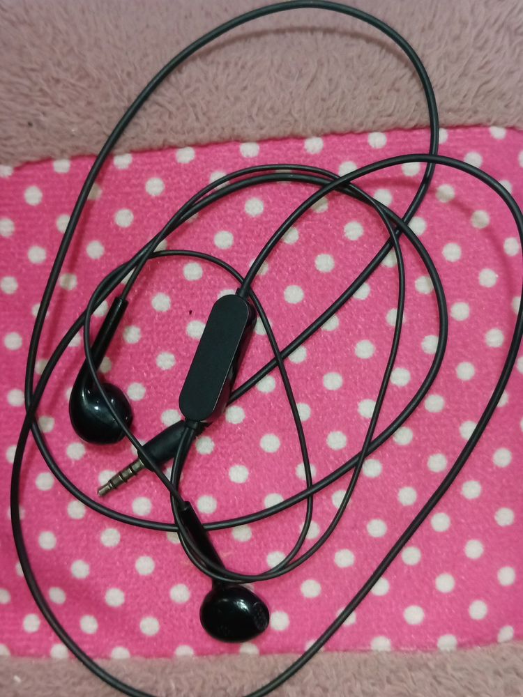 Earphone