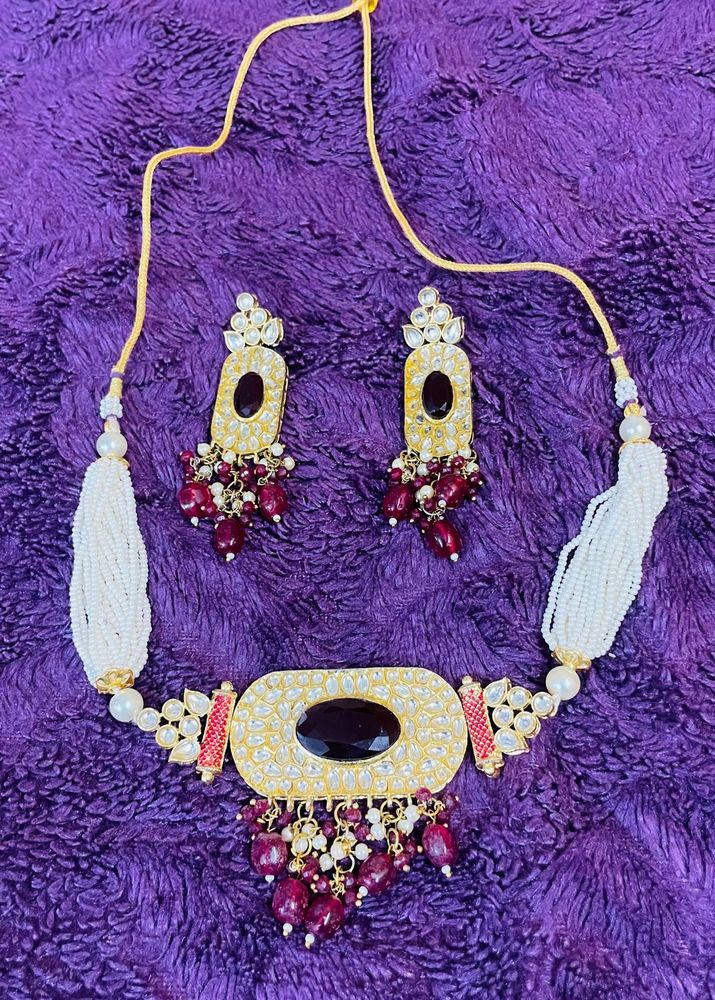 Pearl And Kundan Set