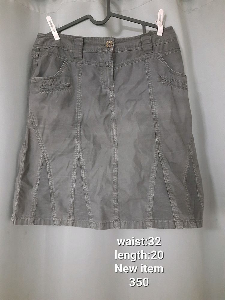 Y2K cargo skirt