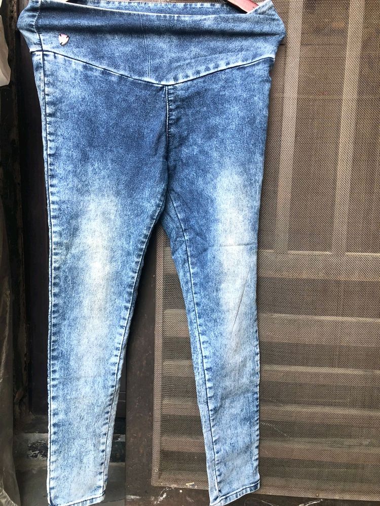 High-waisted Jeans Women Use Also Man