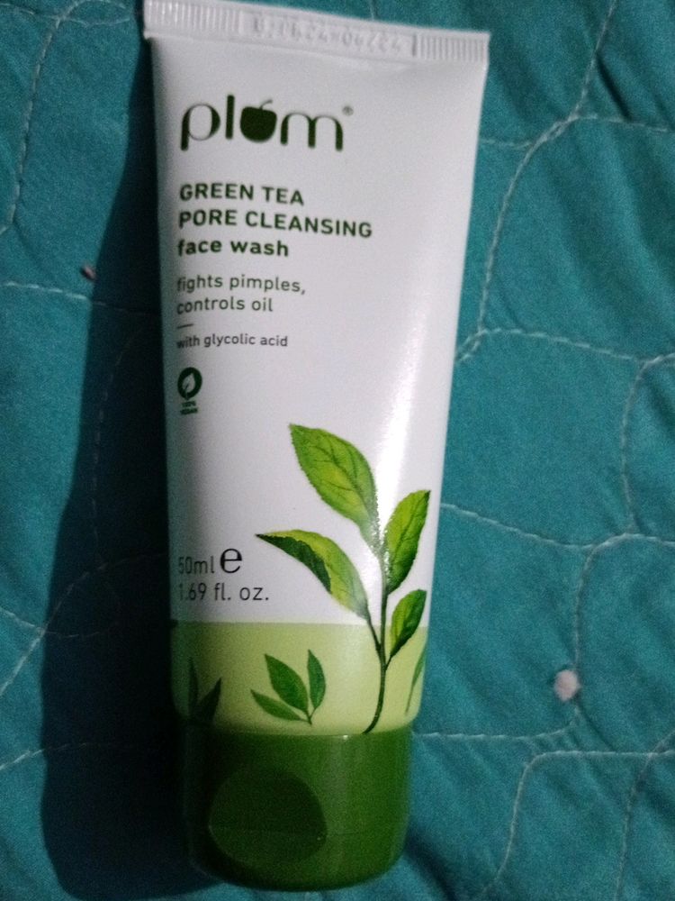 Plum Green Tea Pore Cleansing Face Wash