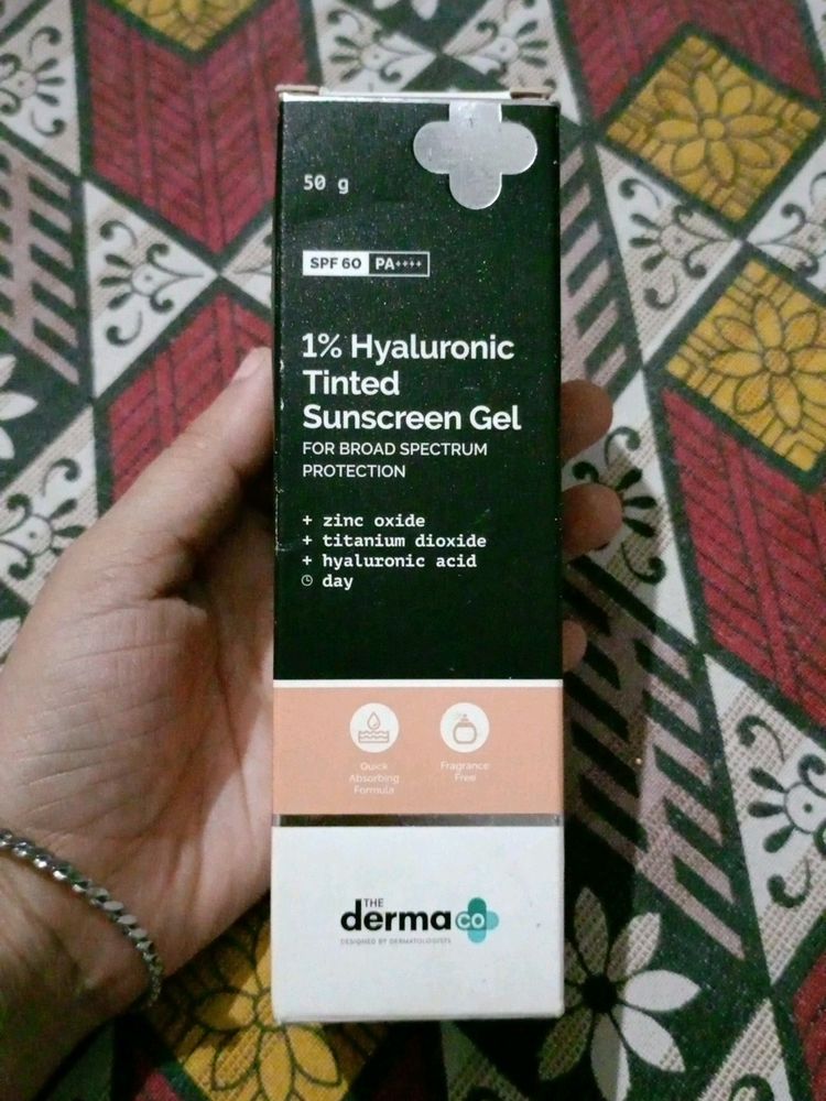 SPF 60 Sunscreen Gel🌞The Derma Co👍