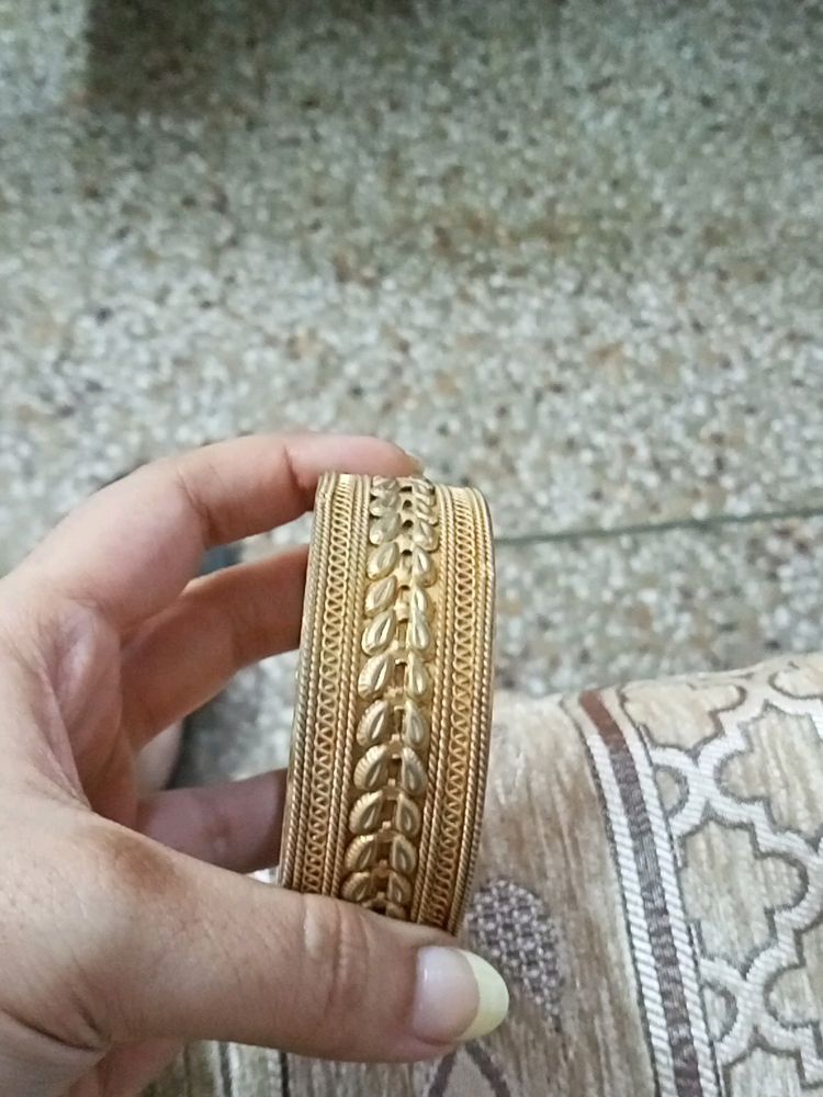 Single Broad Bangle