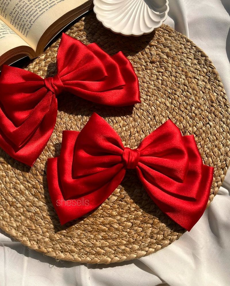 Beautiful Hair Bow Clip And Scrunchies Combo