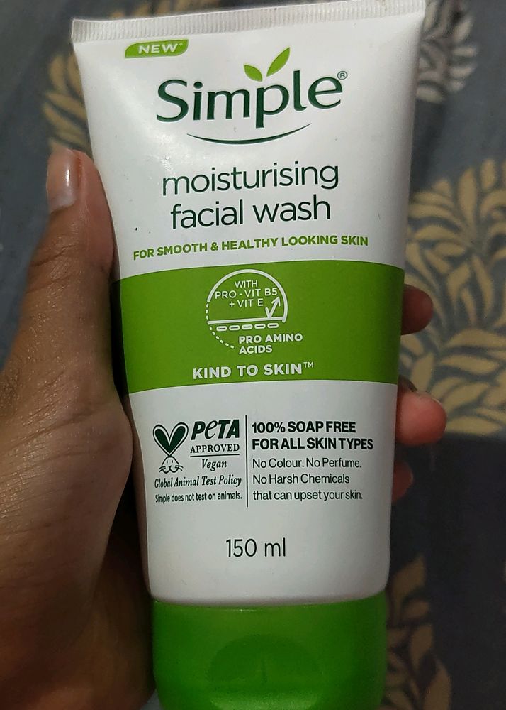 Simple Moisturizing Facewash