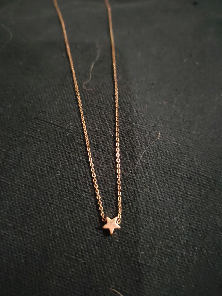 Star Neck Chain (Golden)