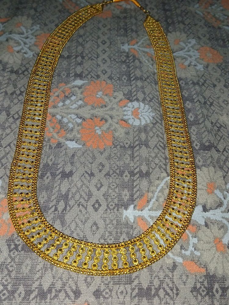 New Beautiful Golden Necklace Unused