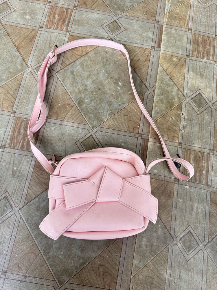 Miniso’s Pink Sling Bag