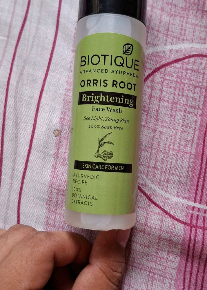 Biotique Orris Root Brightening Facewash