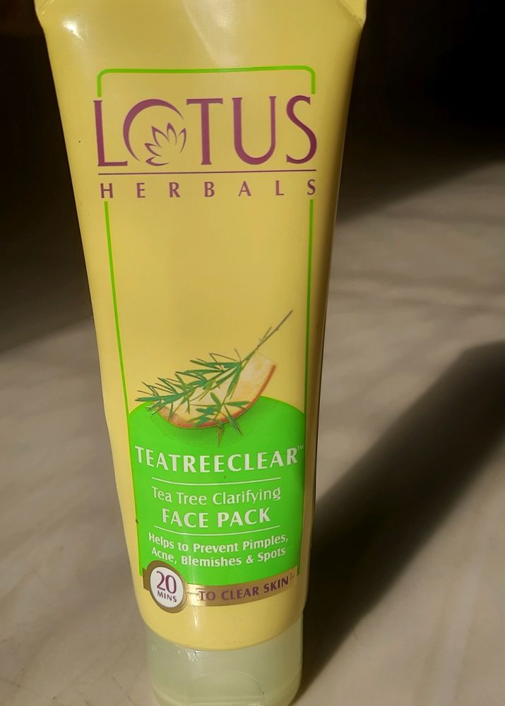 Lotus Tea tree Clarifying Face Pack