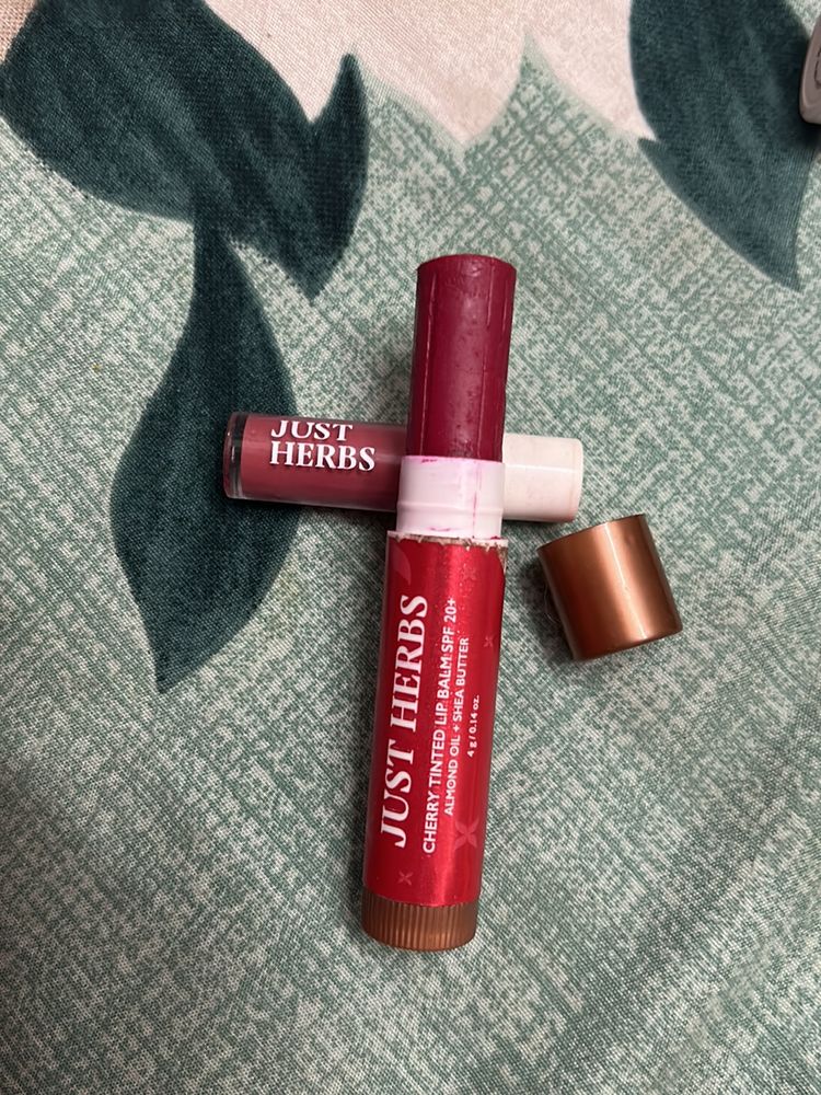 Just Hurb Full Lip Balm And Mini Lipstick