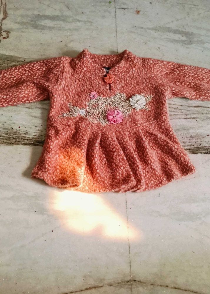 Woolen Top For 4-6 Year Girl