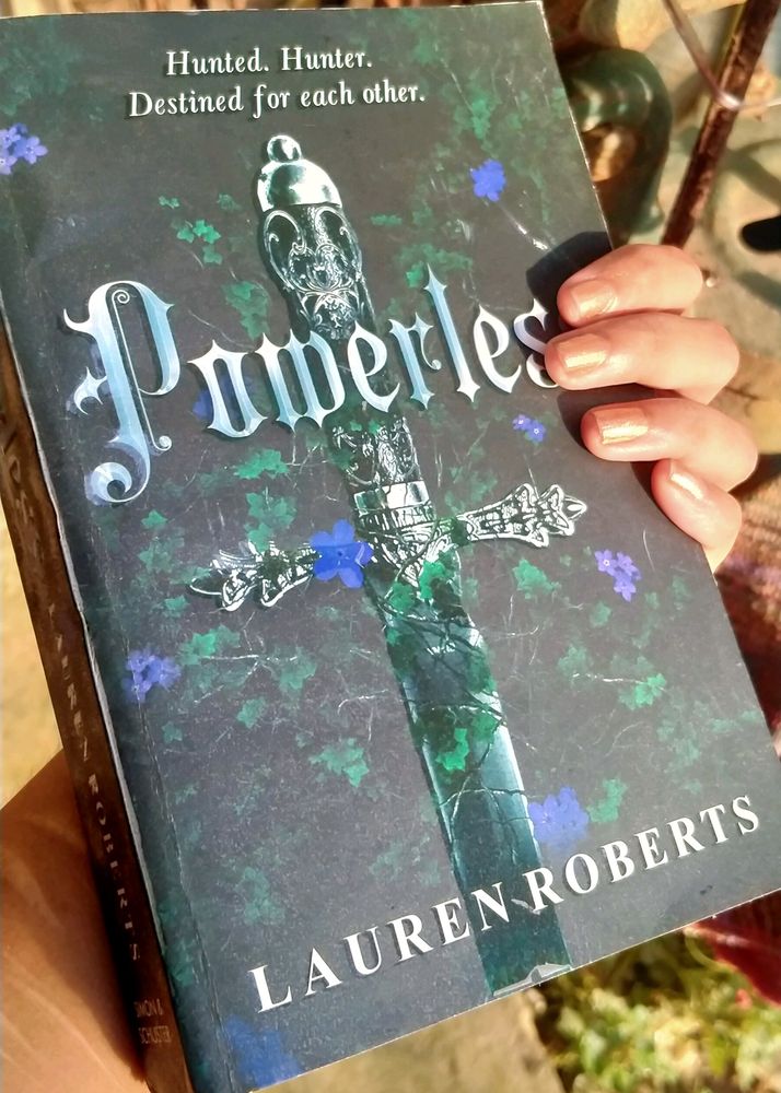 💜 POWERLESS 💜 by Lauren Roberts paperback