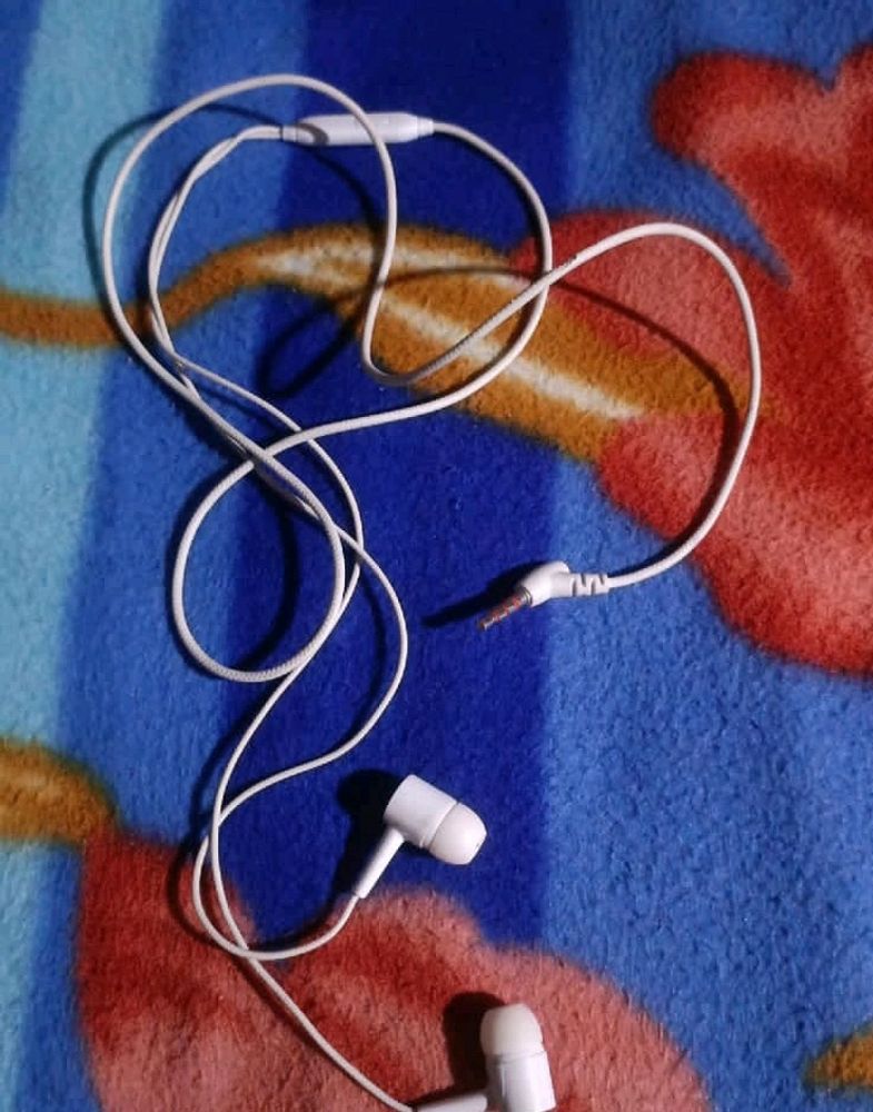 Earphone