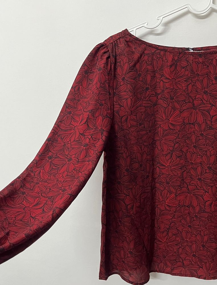 Puff Sleeved Burgundy top