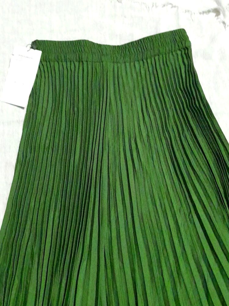 Olive Green Solid Midi Flared Skirt