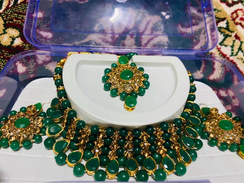 B'ful Jewellery Set. Price Negotiable