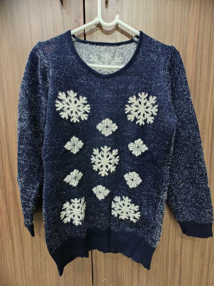 Snowflakes Blue Woollen Sweatshirt