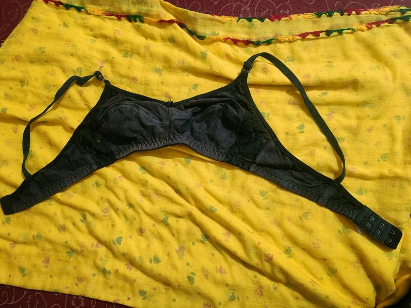 Black Bra in Good Condition