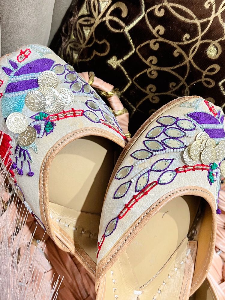 Women Punjabi Flat Footwear