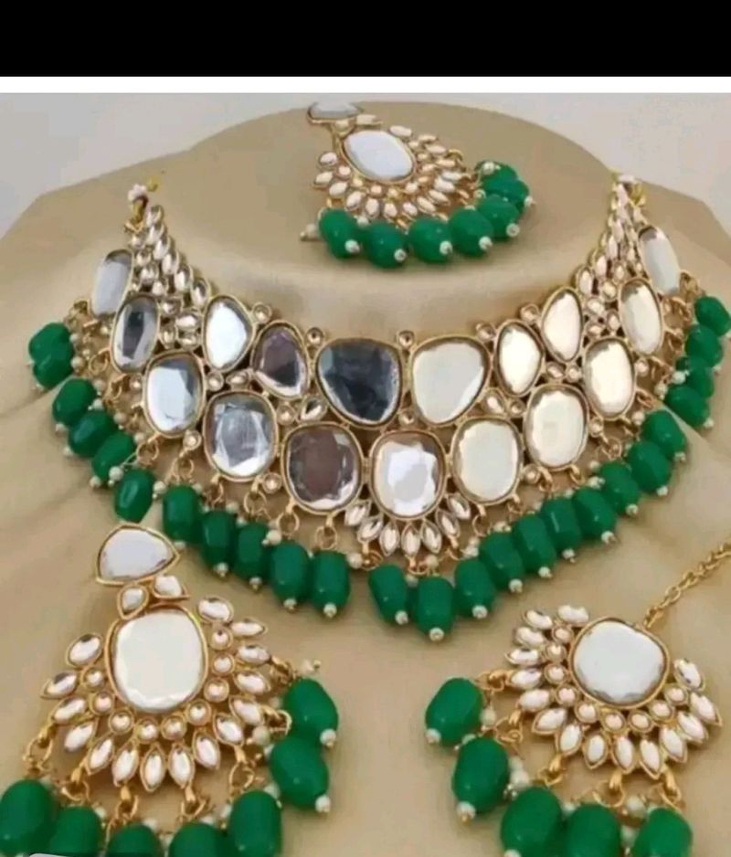 new bridal Kundan green jwellery set with tag....