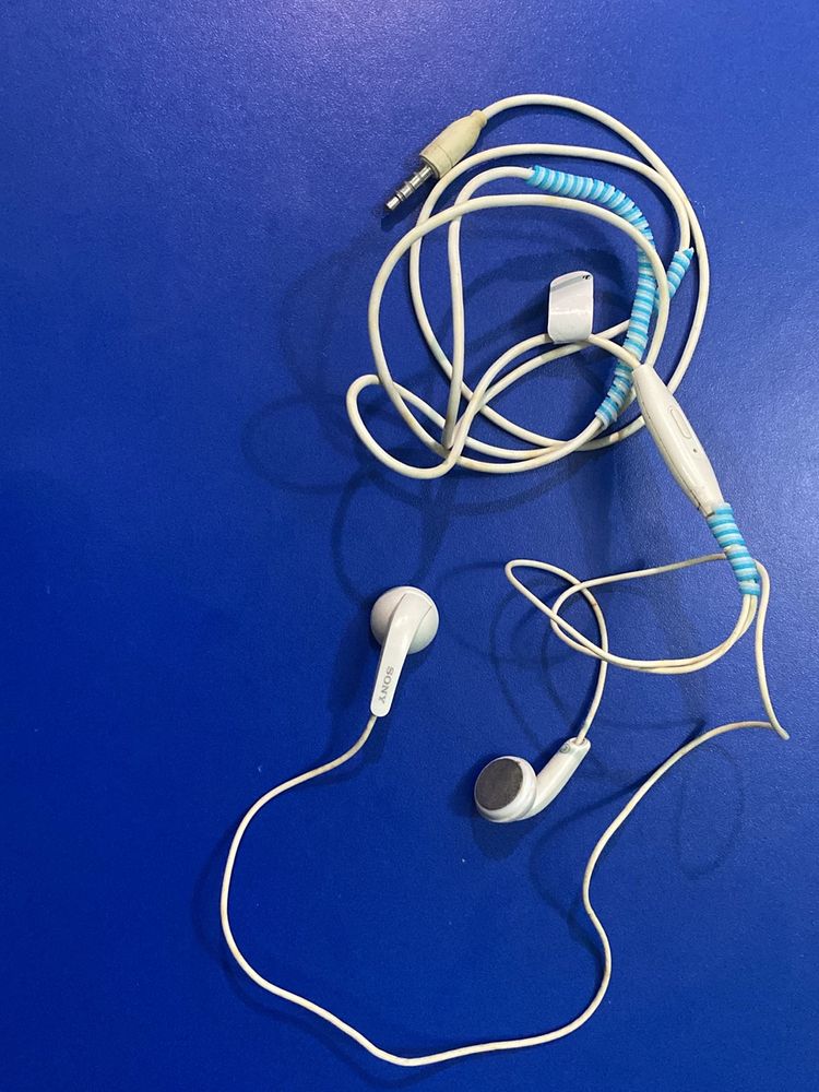 Sony Earphone Traditional Type Buds