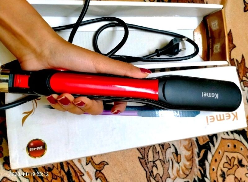 🎉OFFER‼️New Kemei Hair straightener‼️