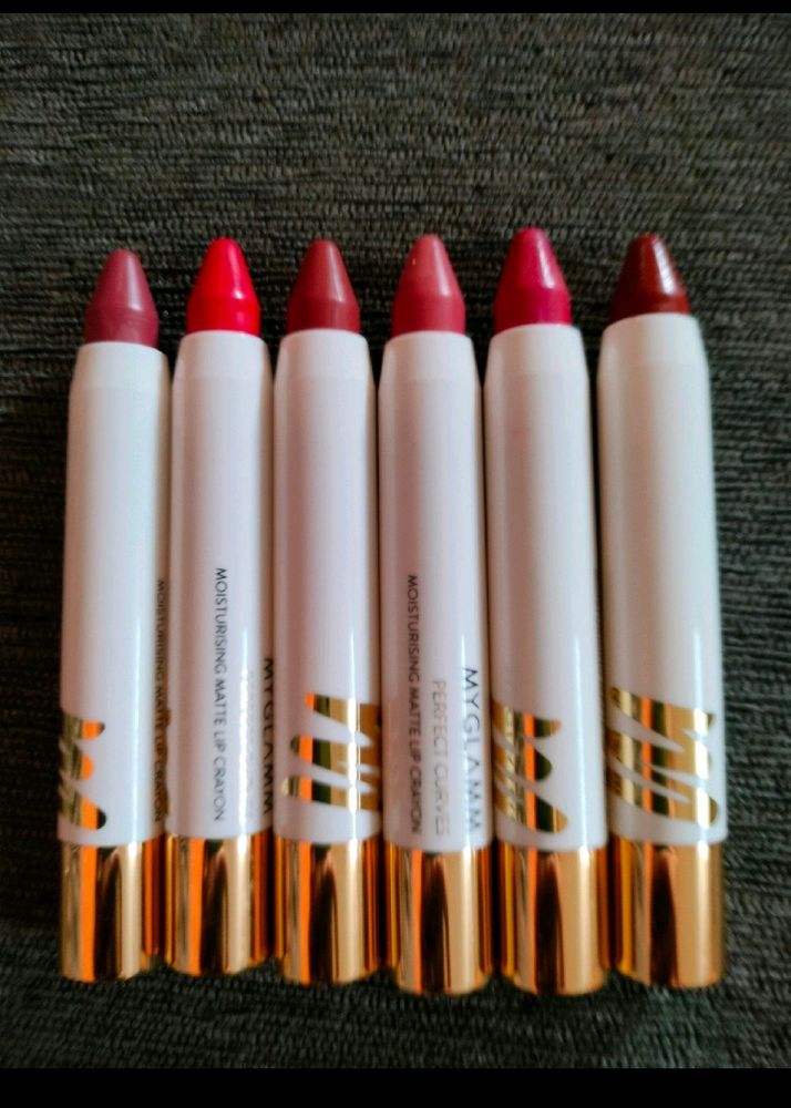 Myglamm Perfect Curve Lip Crayon