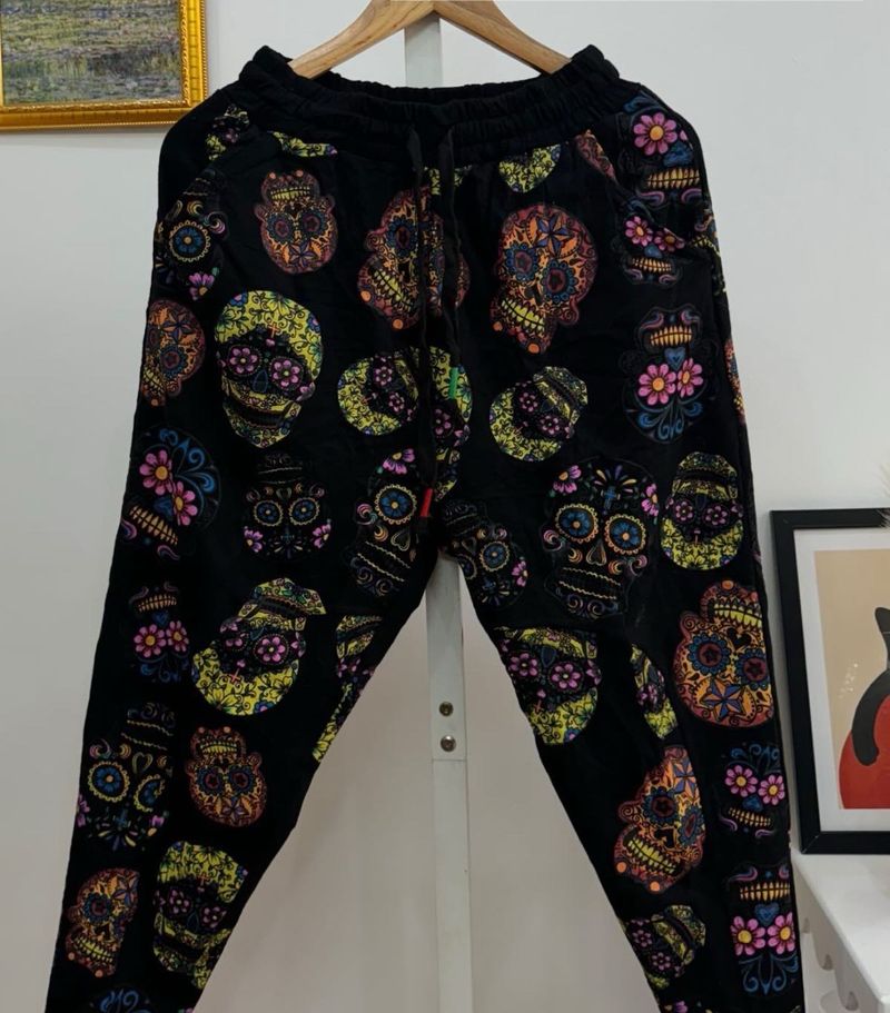 Artsy Skull Print Sweatpants